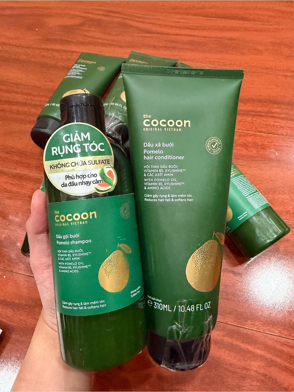 The Cocoon Vietnam Pomelo Shampoo & Hair Conditioner Set (Reduce HAIR LOSS)